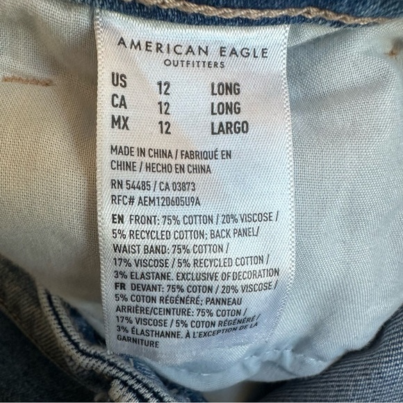 American Eagle Strigid Ripped Mom Jean Size 12 Long Medium Wash Distressed - Picture 6 of 9